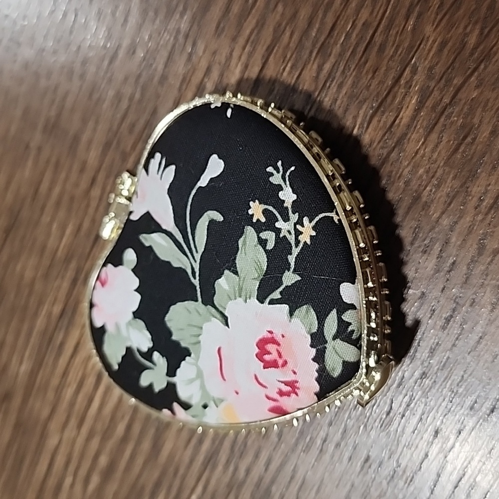 Floral Makeup Compact Mirror. - Picture 2 of 2